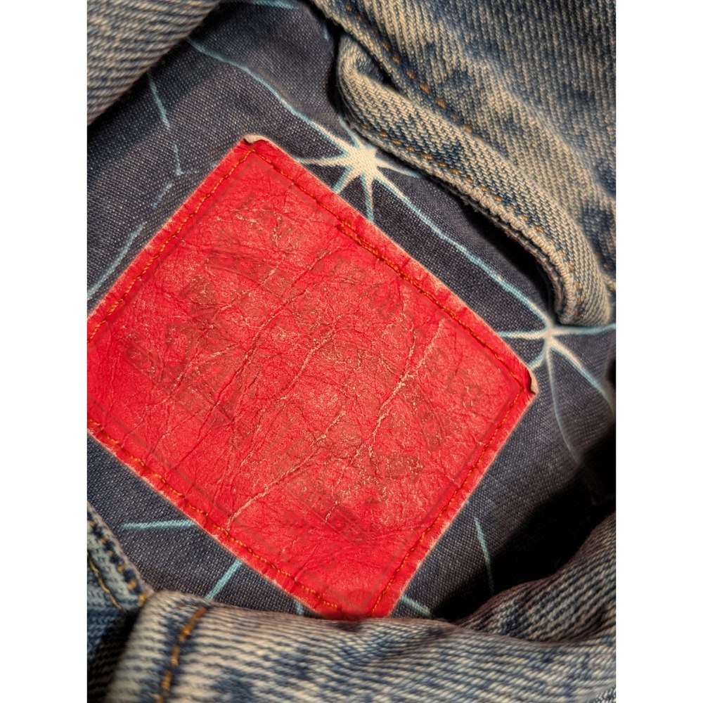 Levis Womens Light Wash Denim Trucker Jacket Size S Geometric Star Print Lining - Picture 2 of 8